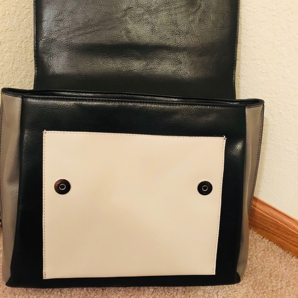 💕LAST ONE💕Reaction Kenneth Cole - Picture 2 of 7